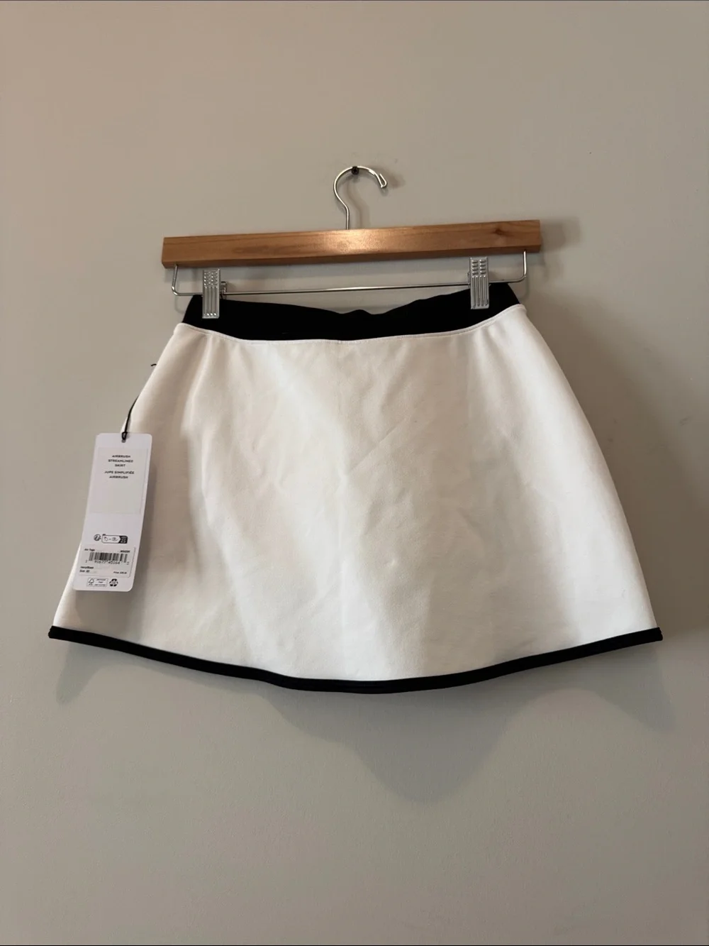 NEW WITH TAGS | ALO Yoga White Mini Skort with Black Trim